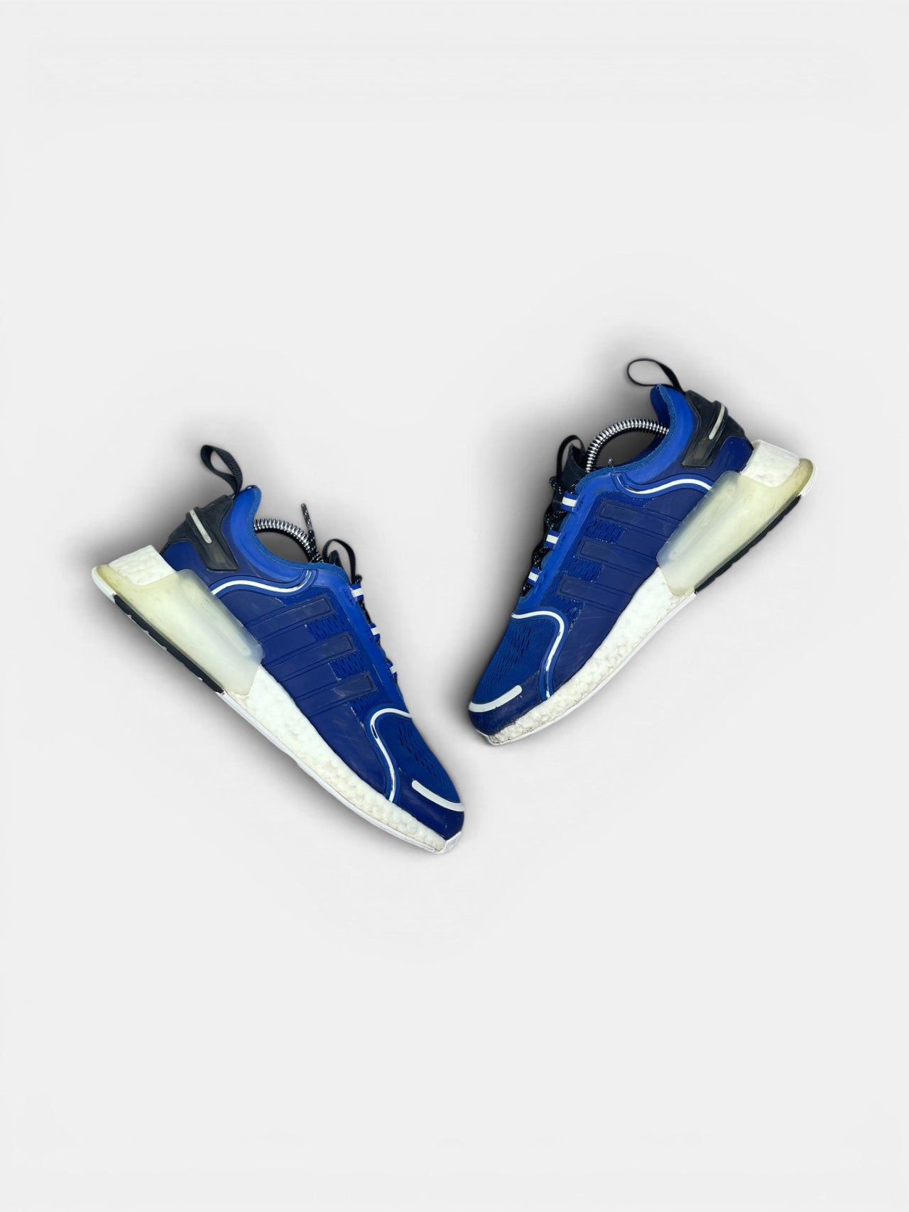 Adidas NMD V3 Royal Blue — buty sportowe damskie w bardzo dobrym stanie rozmiar 38, zewnętrzny panel prawego buta
