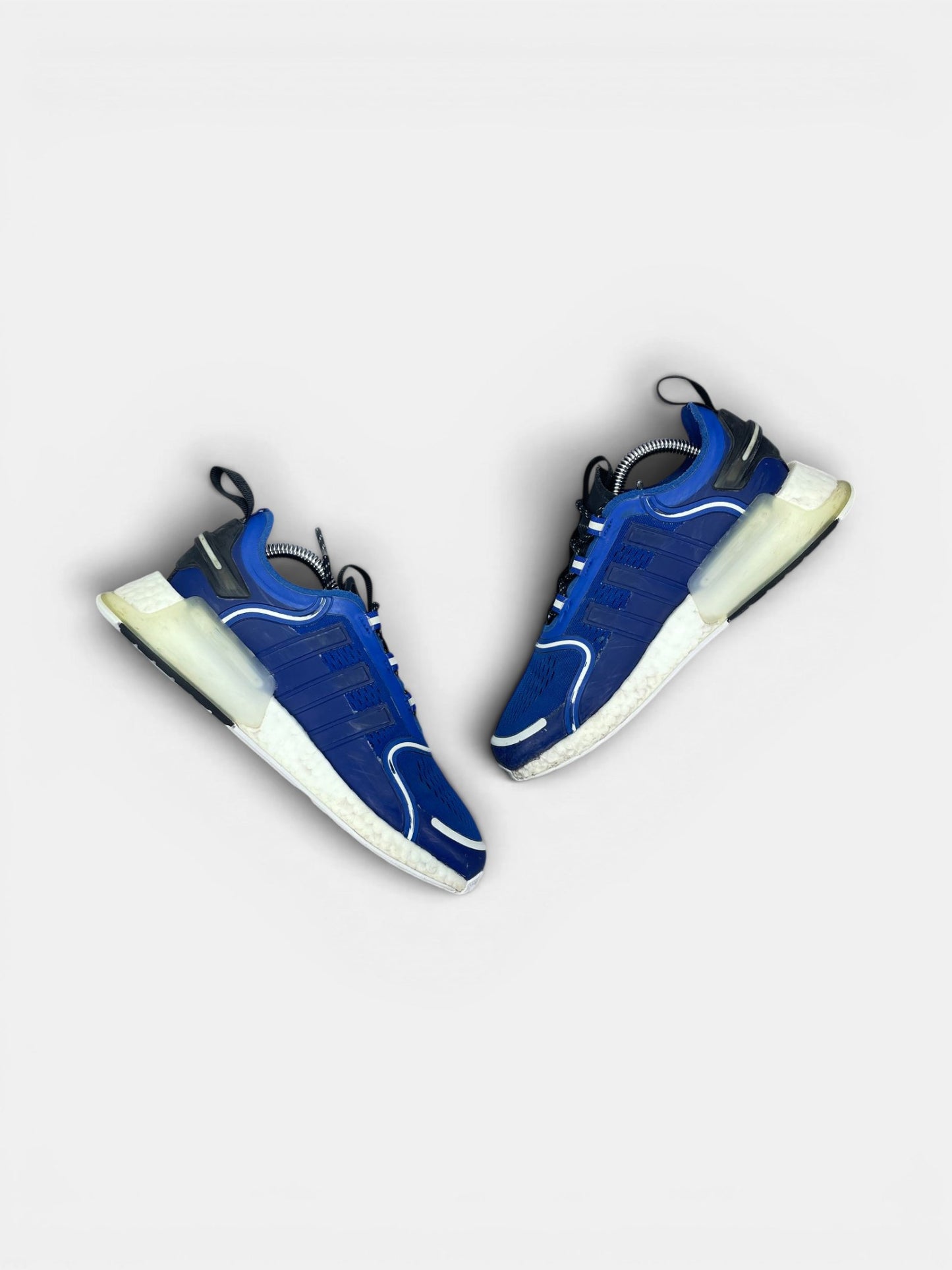Adidas NMD V3 Royal Blue — buty sportowe damskie w bardzo dobrym stanie rozmiar 38, zewnętrzny panel prawego buta