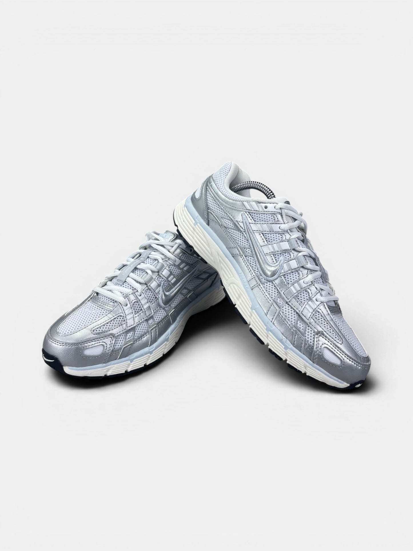 Nike P-6000 — buty sportowe damskie w bardzo dobrym stanie rozmiar 38.5, boczny profil