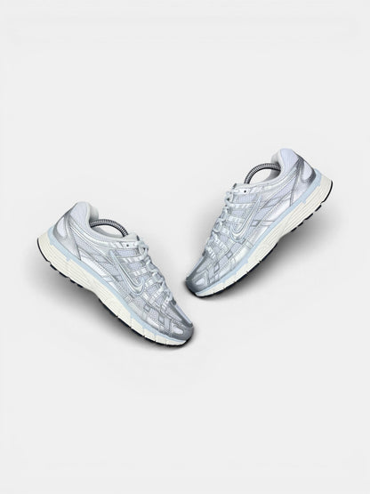 Nike P-6000 — buty sportowe damskie w bardzo dobrym stanie rozmiar 38.5, widok z góry na zewnętrzną stronę butów