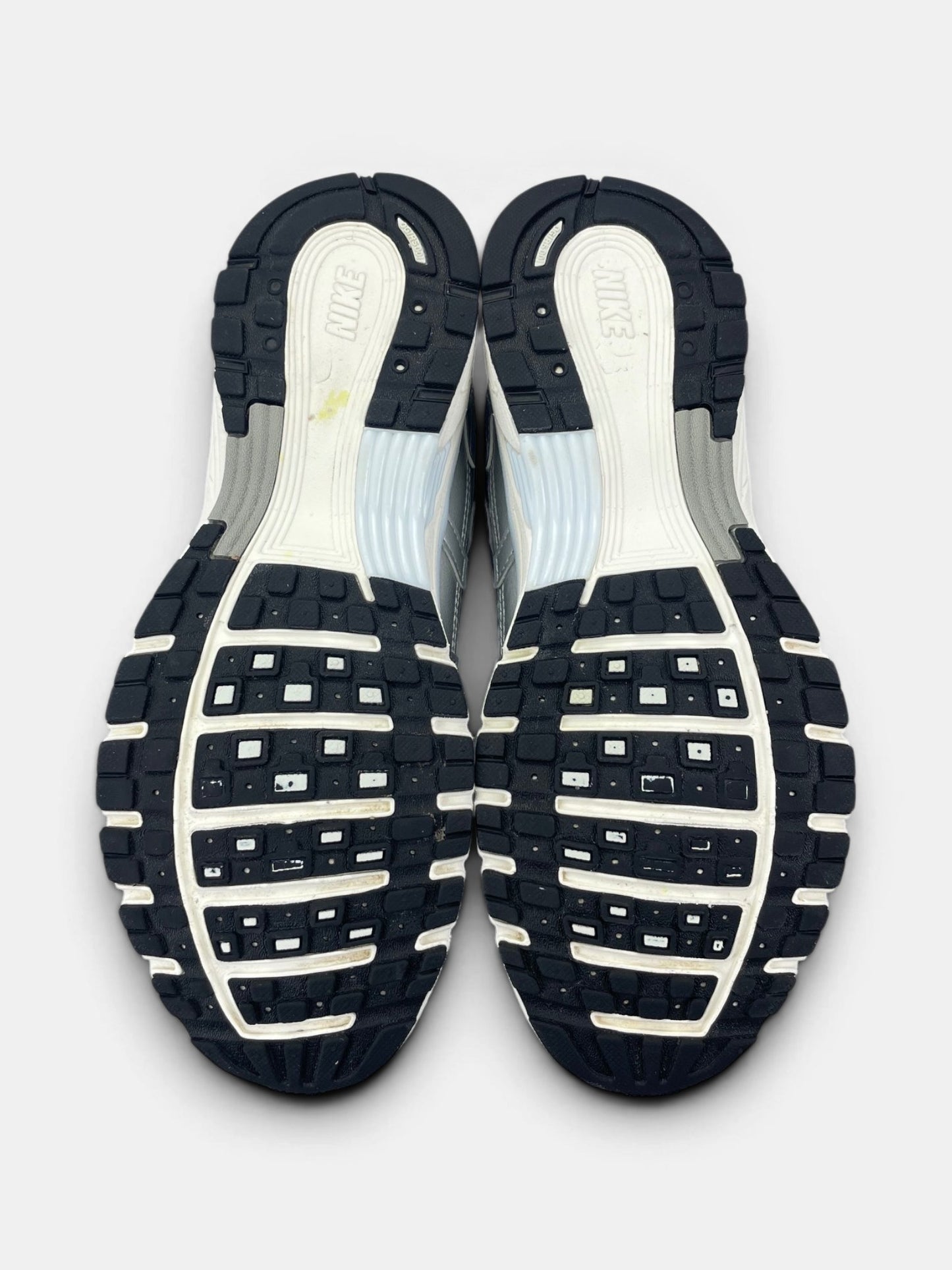 Nike P-6000 — buty sportowe damskie w bardzo dobrym stanie rozmiar 38.5, podeszwa