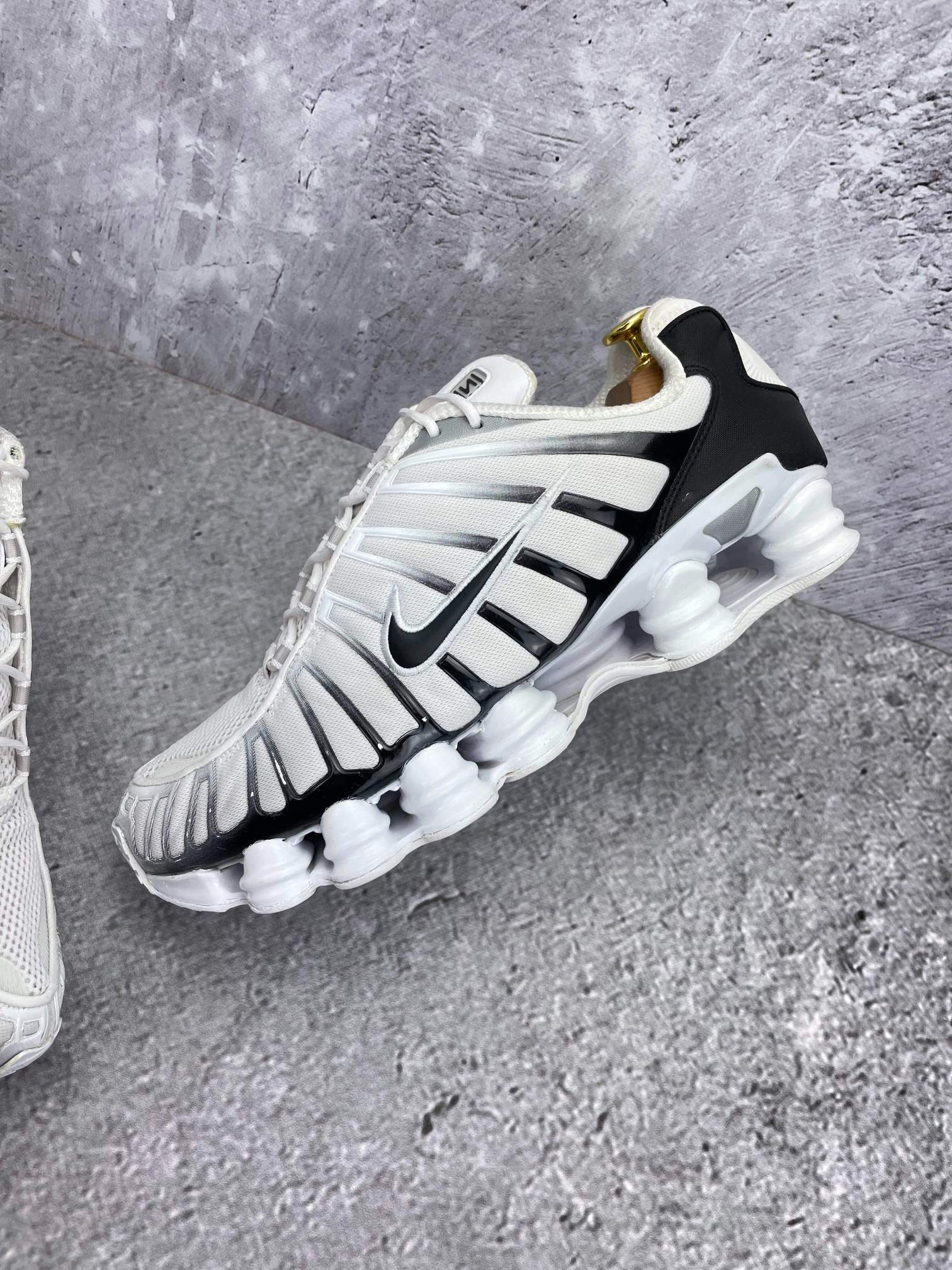 Nike Air VaporMax Plus — buty sportowe męskie w bardzo dobrym stanie rozmiar 45.5, zewnętrzny panel lewego buta