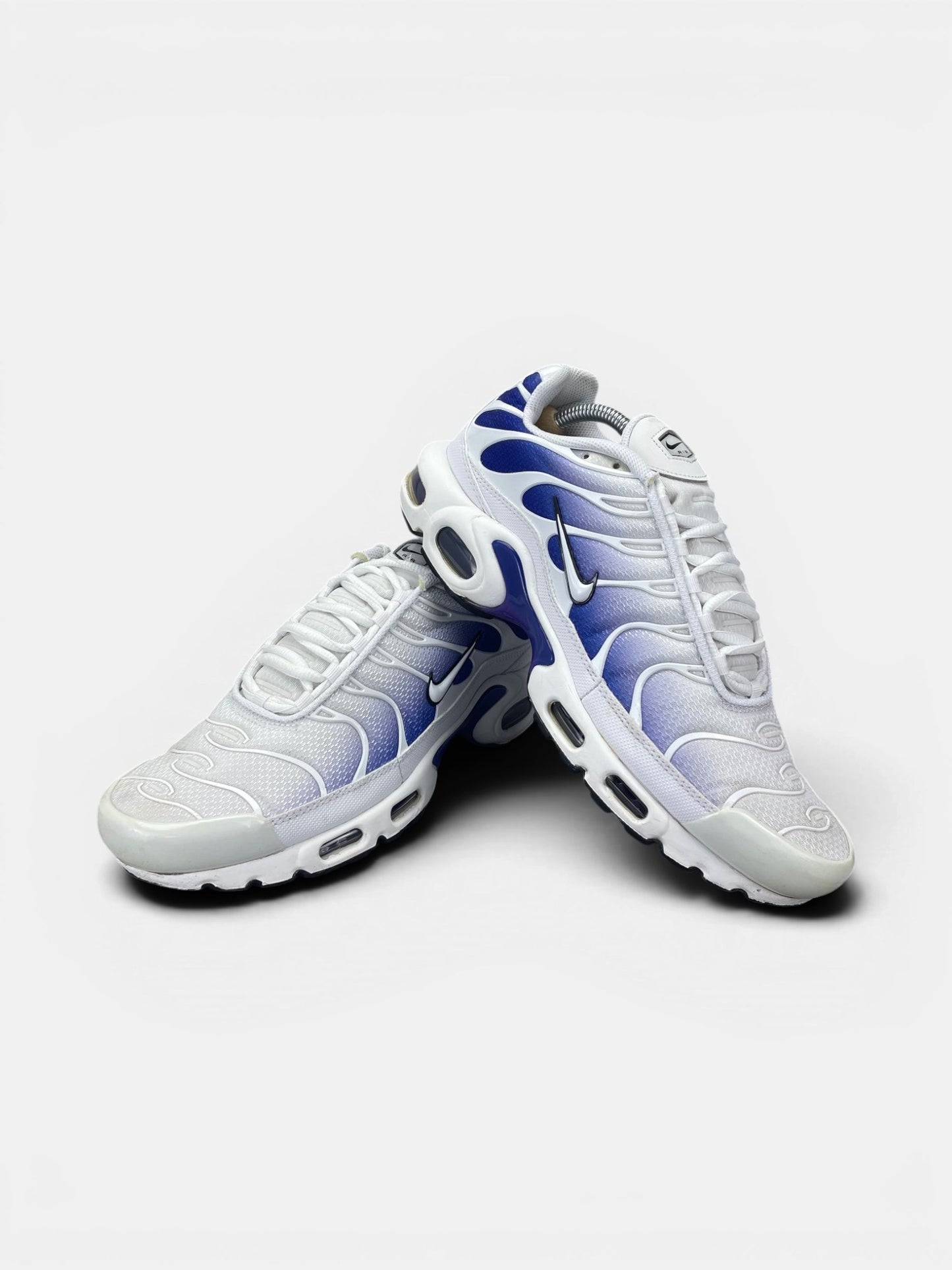 Nike Air Max Plus White Wild Grape — buty sportowe męskie w bardzo dobrym stanie rozmiar 43, boczny profil