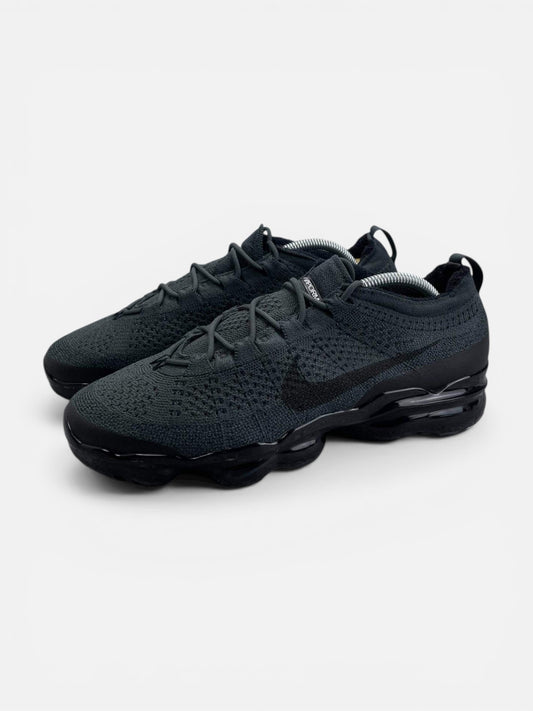 Nike Air VaporMax 2023 Flyknit Anthracite Black - buty sportowe, widok z boku
