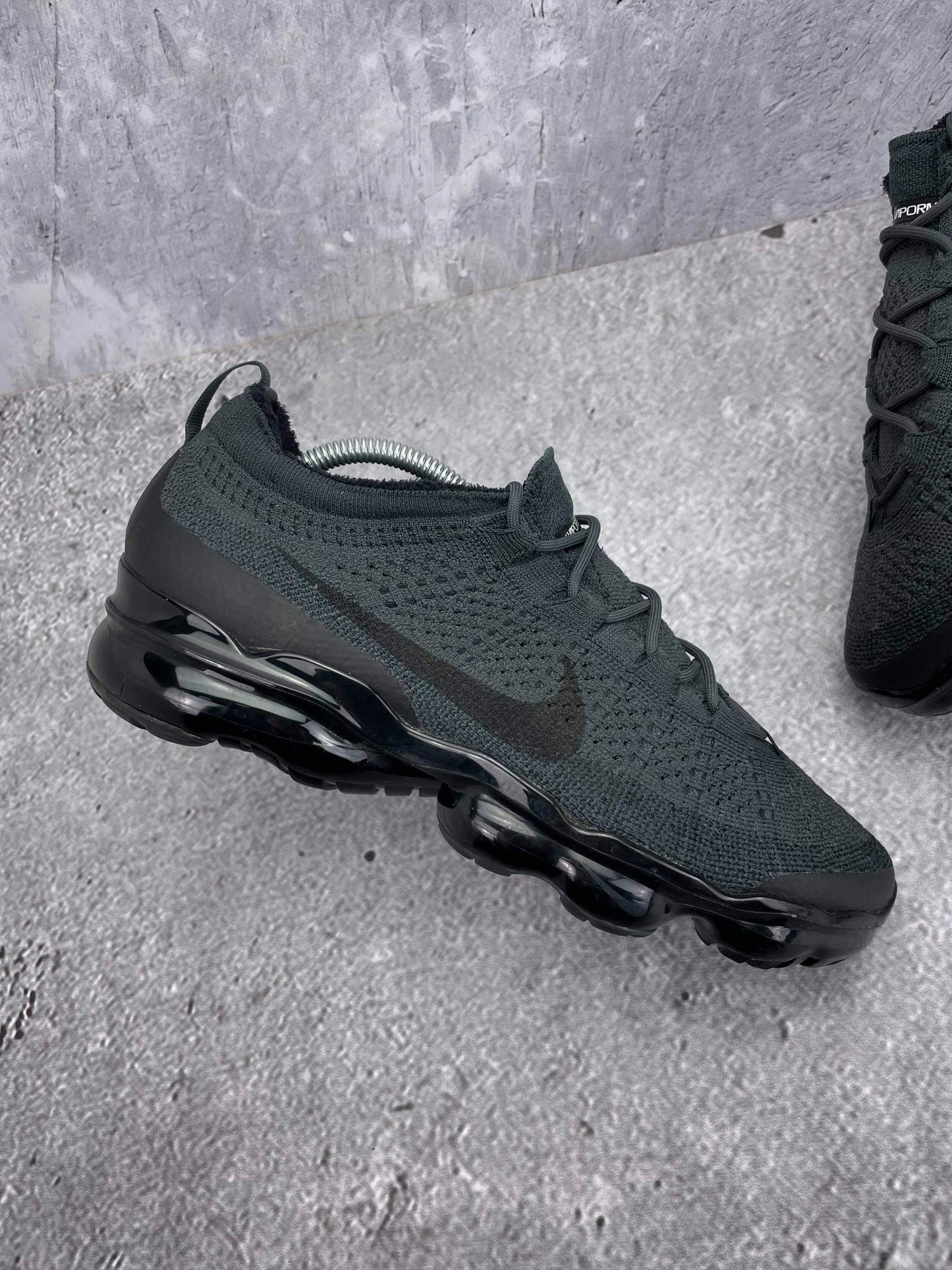 Nike Air VaporMax 2023 Flyknit Anthracite Black - buty sportowe, zewnętrzny panel prawego buta