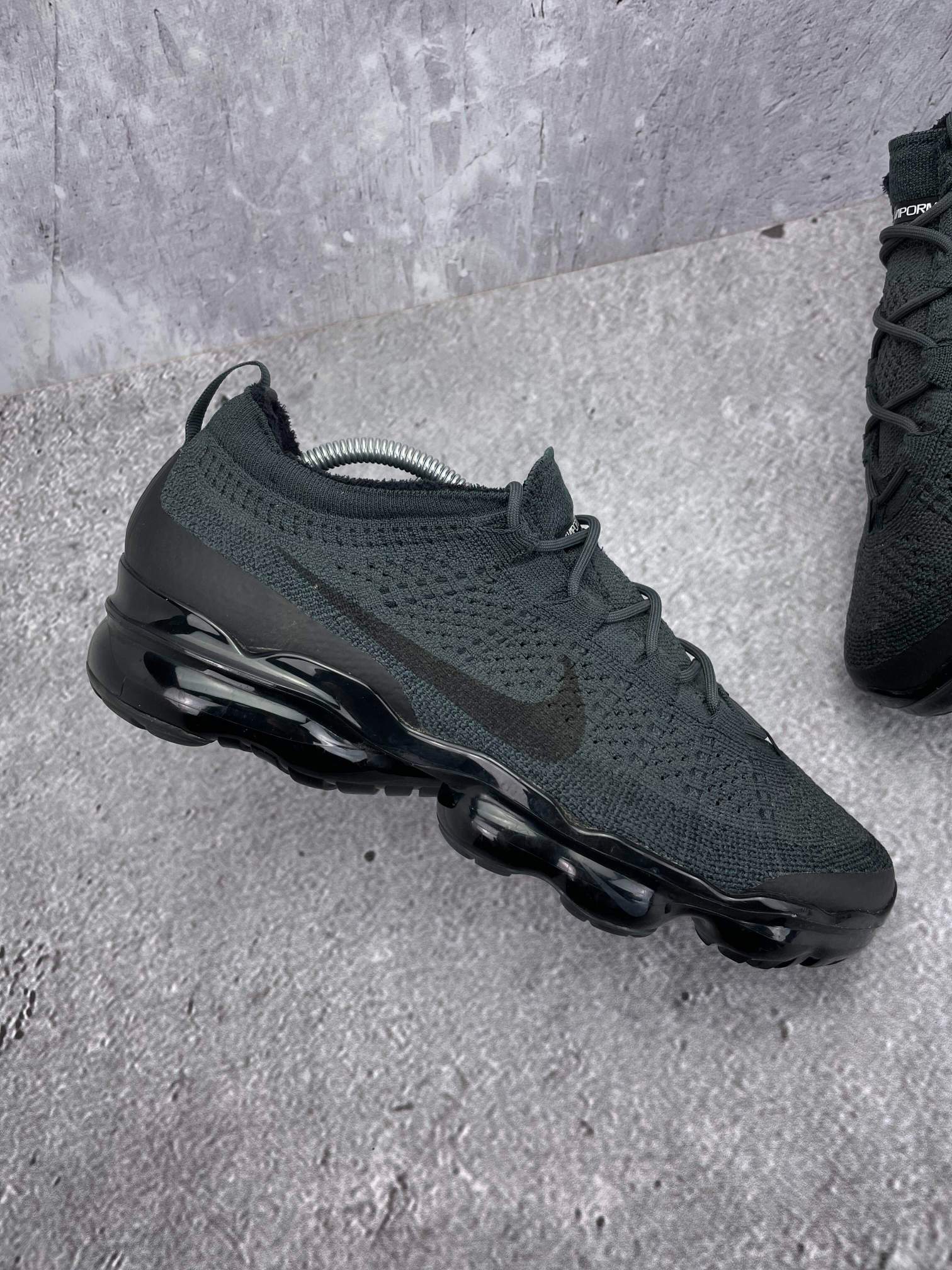 Nike Air VaporMax 2023 Flyknit Anthracite Black - buty sportowe, zewnętrzny panel prawego buta