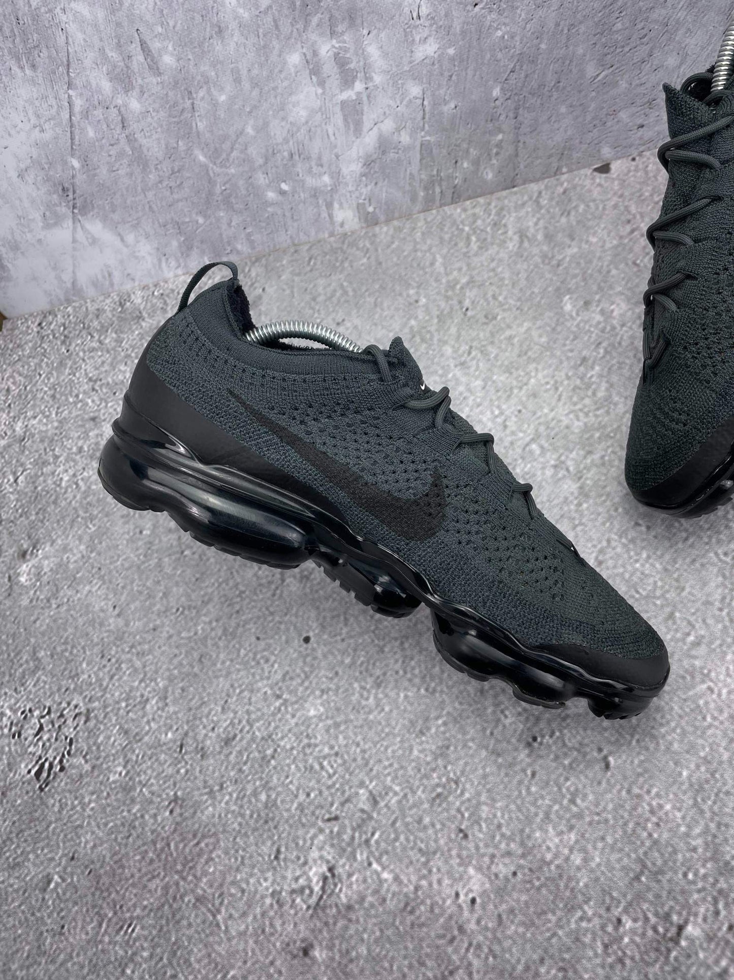 Nike Air VaporMax 2023 Flyknit Anthracite Black - buty sportowe, wewnętrzny panel lewego buta