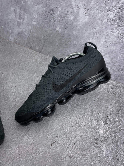 Nike Air VaporMax 2023 Flyknit Anthracite Black - buty sportowe, wewnętrzny panel prawego buta