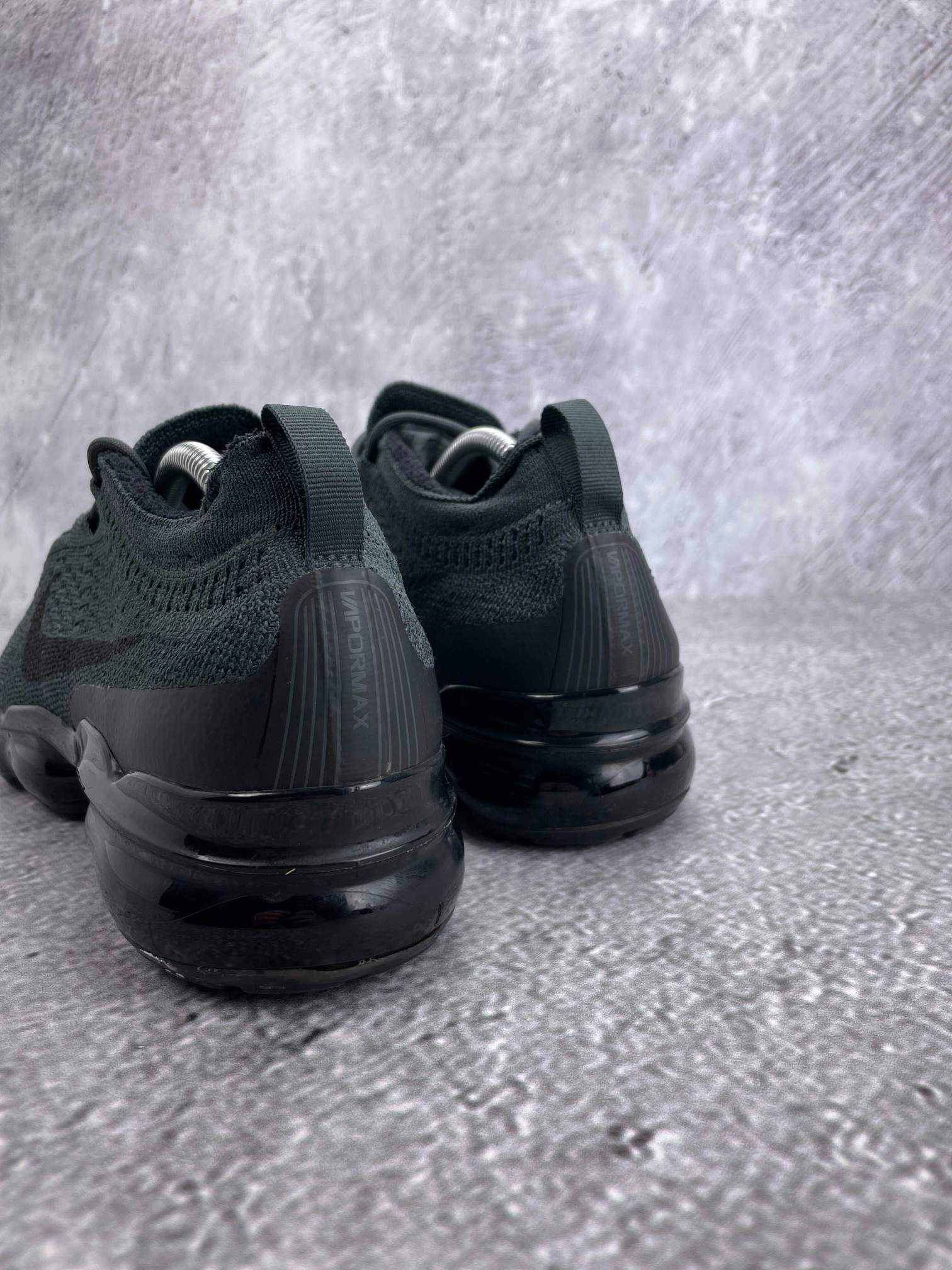 Nike Air VaporMax 2023 Flyknit Anthracite Black - buty sportowe, widok z tyłu