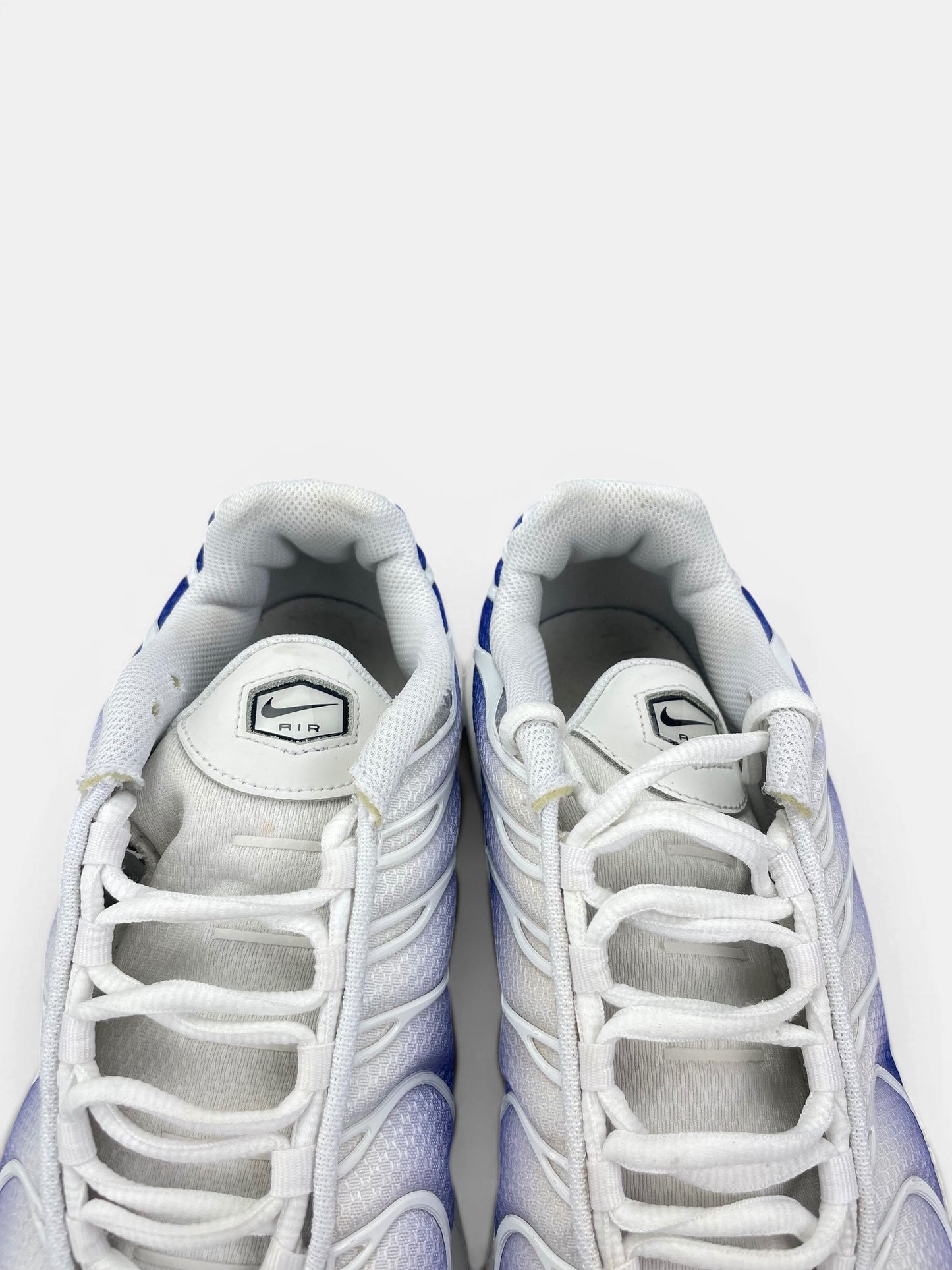 Nike Air Max Plus White Wild Grape — buty sportowe męskie w bardzo dobrym stanie rozmiar 43, zapiętki butów