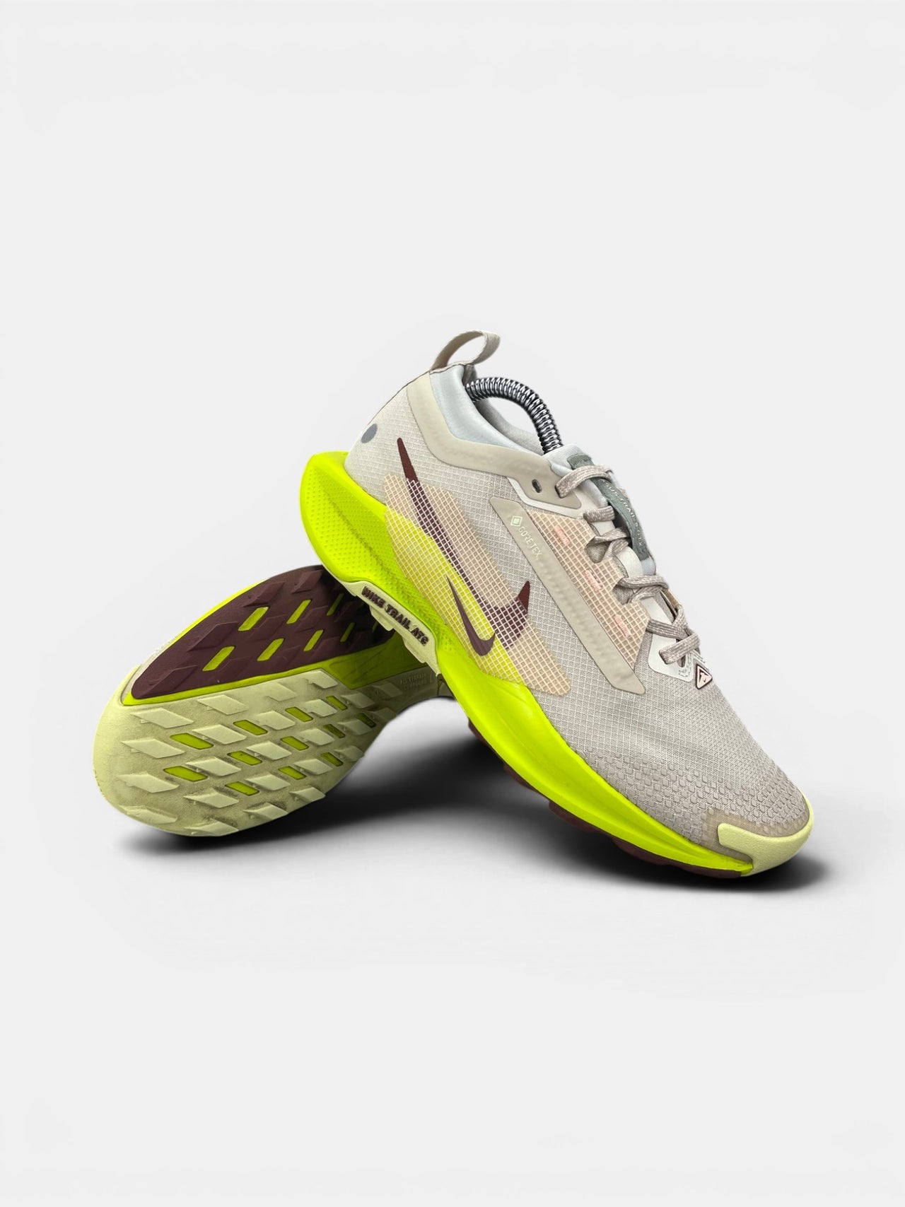 Nike Pegasus Trail 5 GORE-TEX — buty sportowe damskie w bardzo dobrym stanie rozmiar 38, boczny profil
