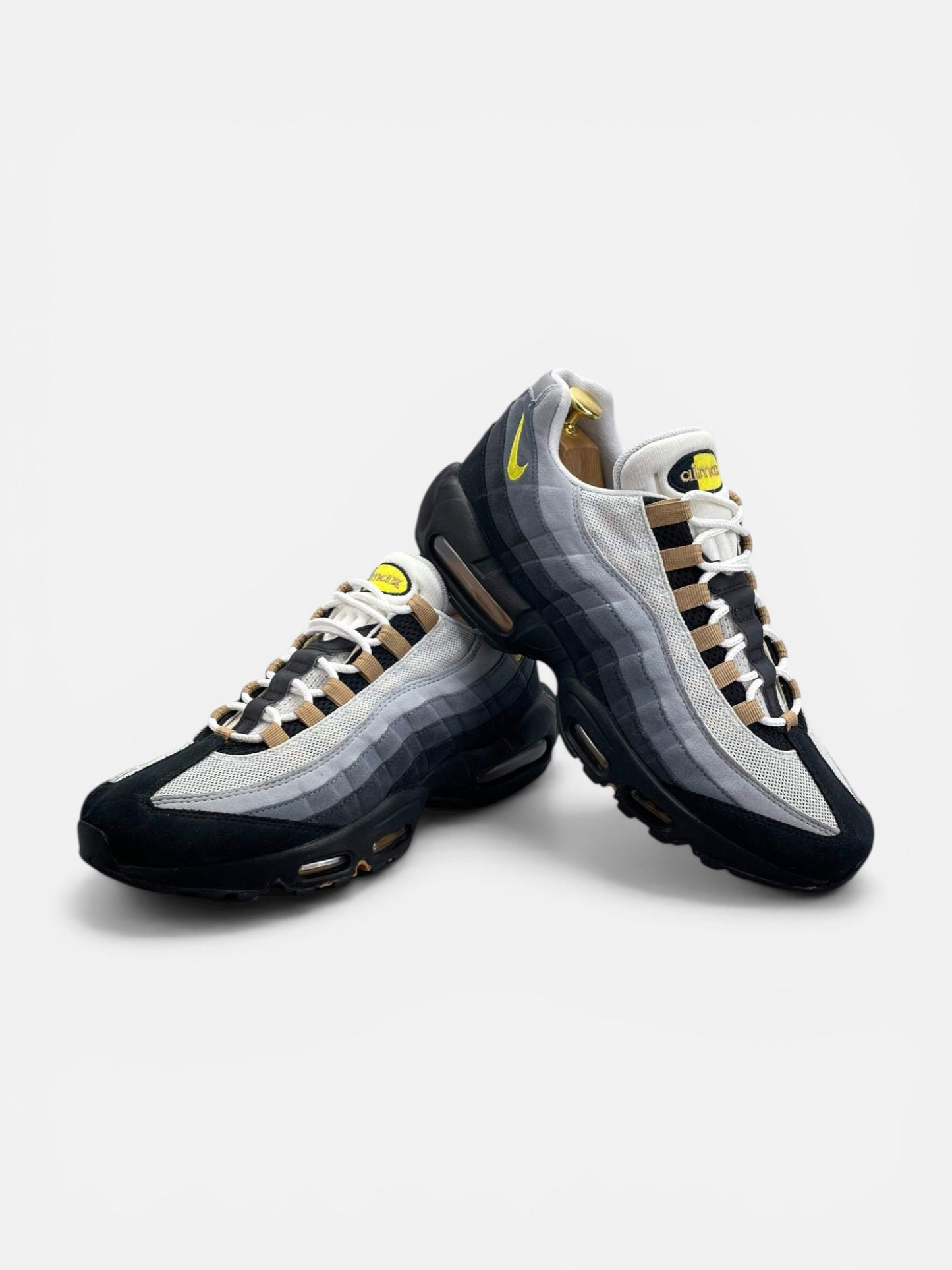 Nike Air Max 95 Icons — buty sportowe męskie w bardzo dobrym stanie rozmiar 45, boczny profil