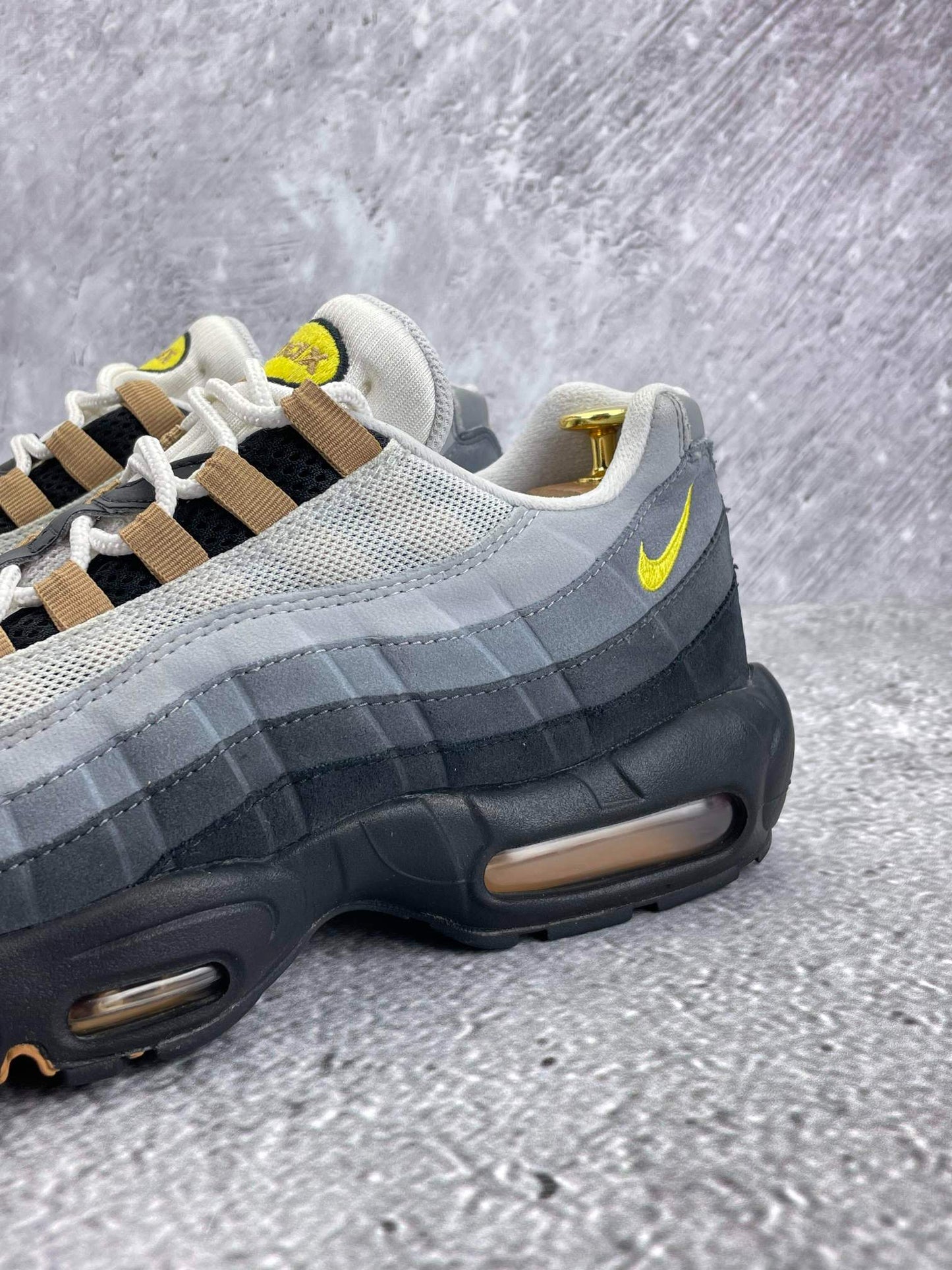 Nike Air Max 95 Icons — buty sportowe męskie w bardzo dobrym stanie rozmiar 45, opcjonalne zdjęcie 1