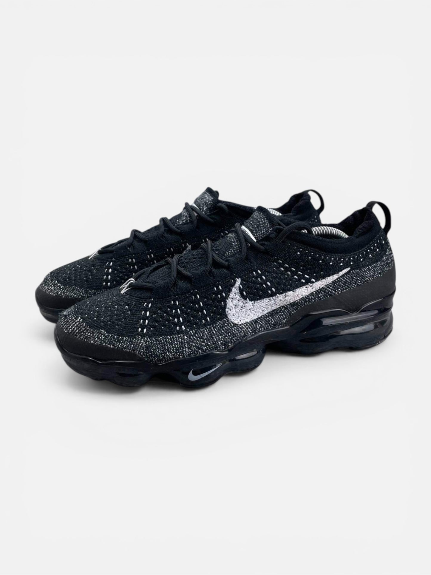 Nike Air VaporMax 2023 Flyknit Oreo - buty sportowe, widok z boku
