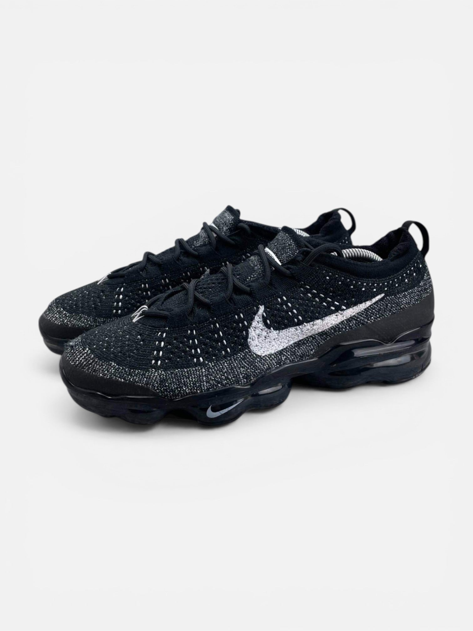 Nike Air VaporMax 2023 Flyknit Oreo - buty sportowe, widok z boku