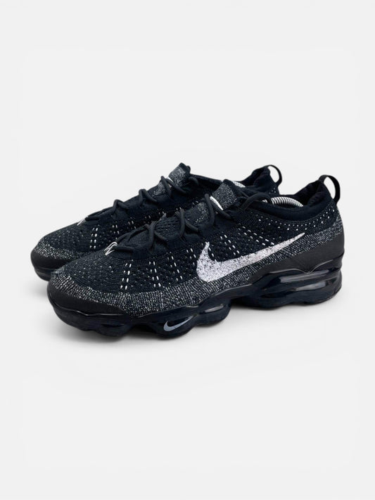 Nike Air VaporMax 2023 Flyknit Oreo - buty sportowe, widok z boku