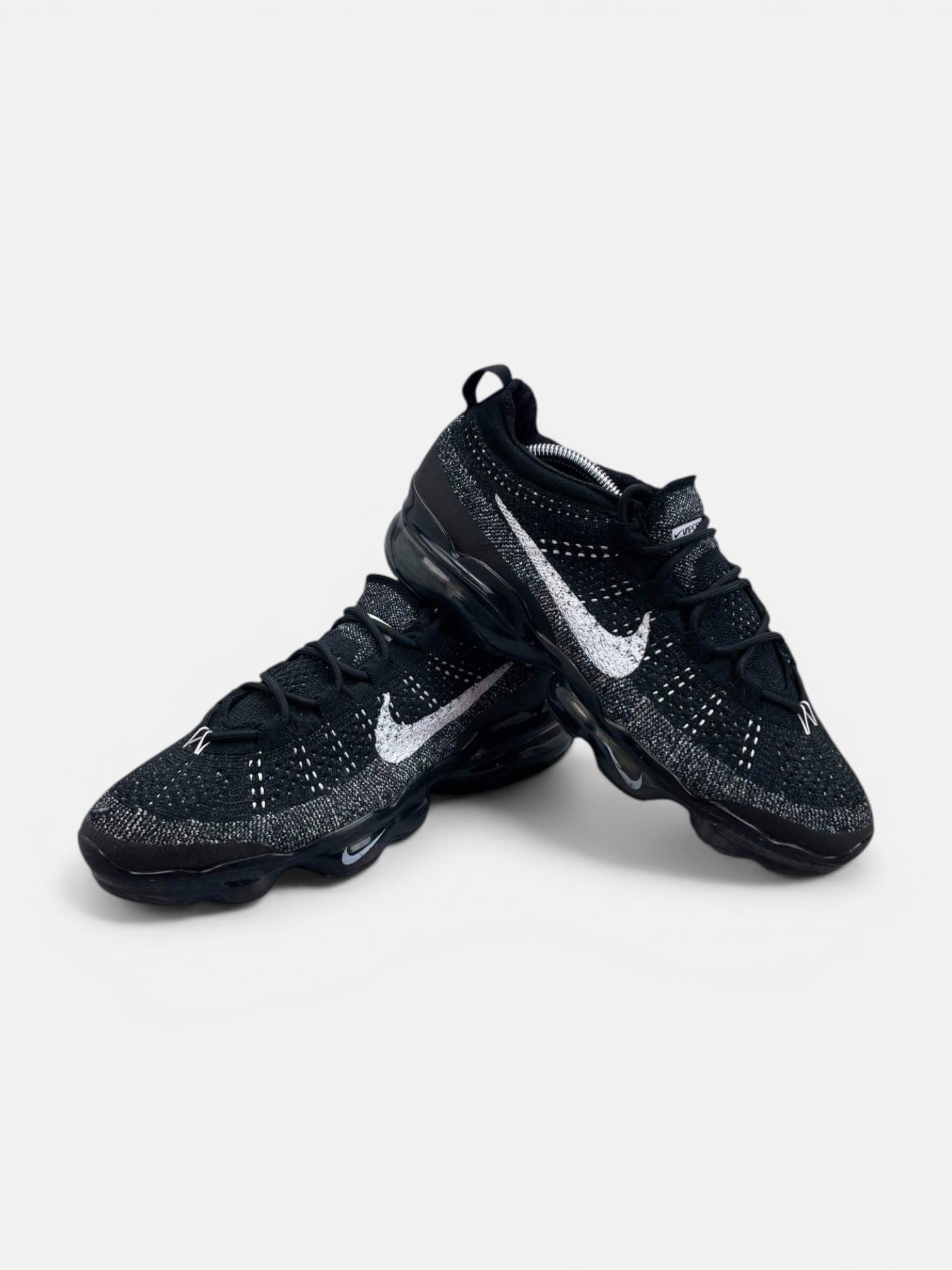 Nike Air VaporMax 2023 Flyknit Oreo - buty sportowe, boczny profil
