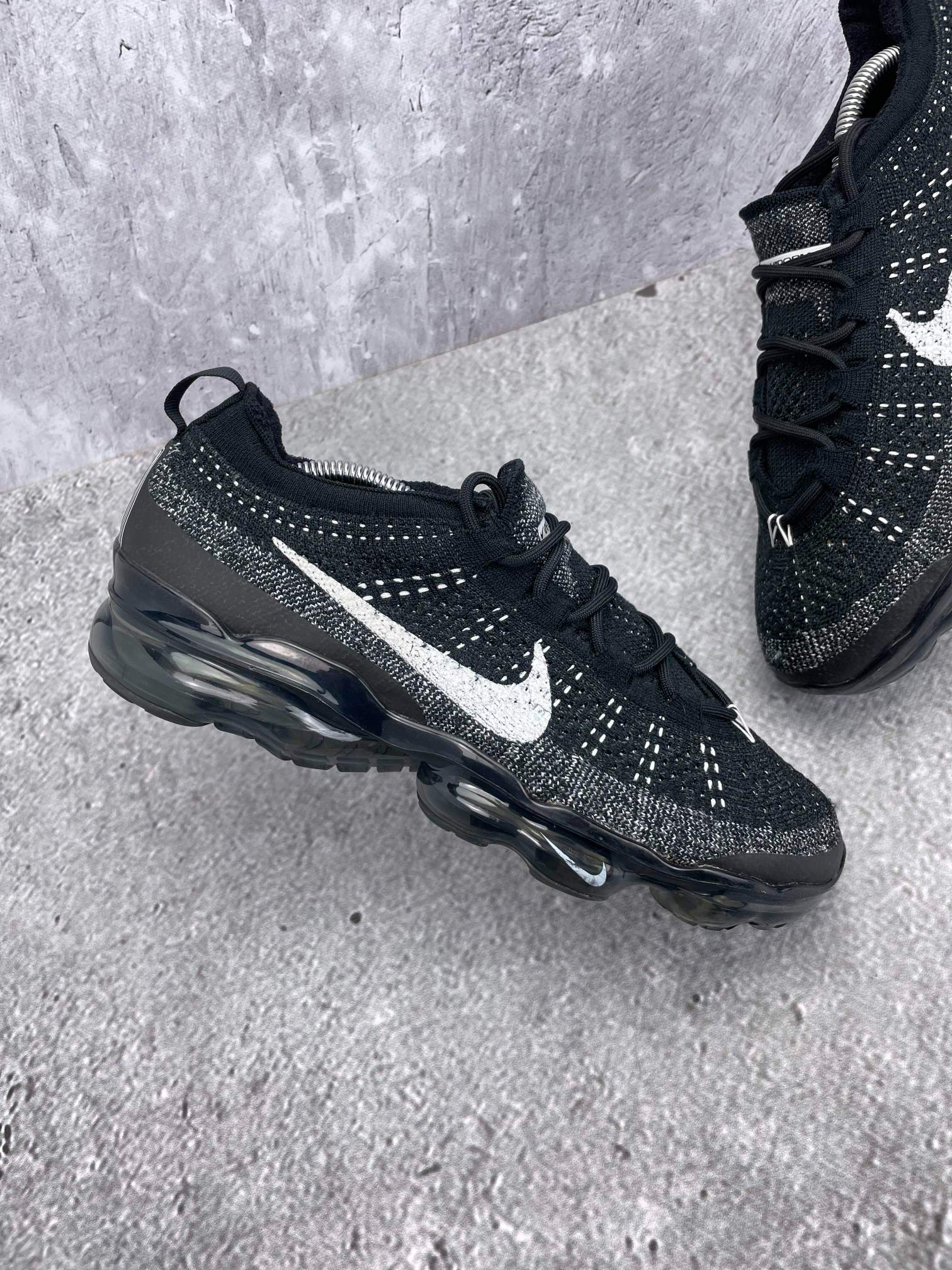 Nike Air VaporMax 2023 Flyknit Oreo - buty sportowe, zewnętrzny panel prawego buta
