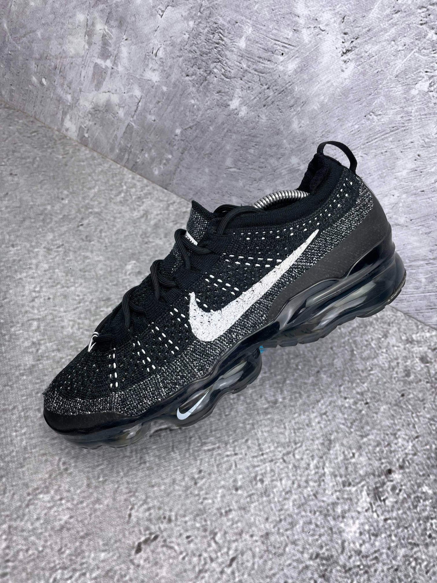 Nike Air VaporMax 2023 Flyknit Oreo - buty sportowe, zewnętrzny panel lewego buta