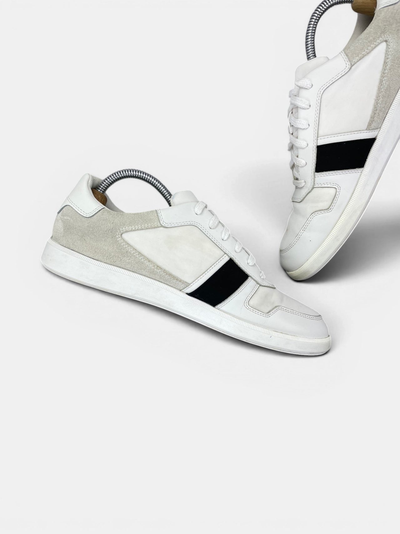 Calvin Klein Sneakers — buty sportowe męskie w bardzo dobrym stanie rozmiar 41, wewnętrzny panel lewego buta