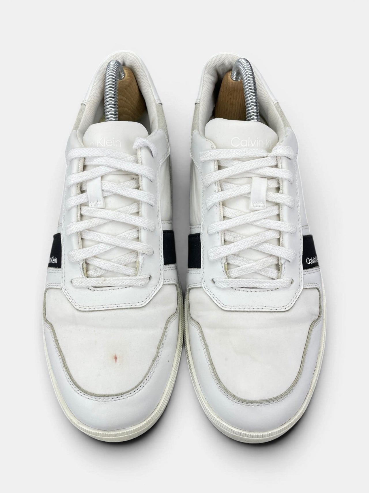 Calvin Klein Sneakers — buty sportowe męskie w bardzo dobrym stanie rozmiar 41, widok z góry