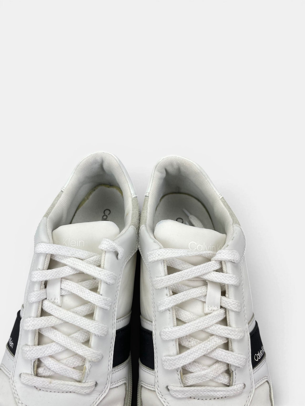 Calvin Klein Sneakers — buty sportowe męskie w bardzo dobrym stanie rozmiar 41, zapiętki butów