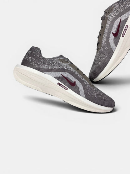 Nike Air Winflo 11 Cave Stone / Burgundy Crush — buty sportowe męskie w bardzo dobrym stanie rozmiar 47, wewnętrzny panel lewego buta
