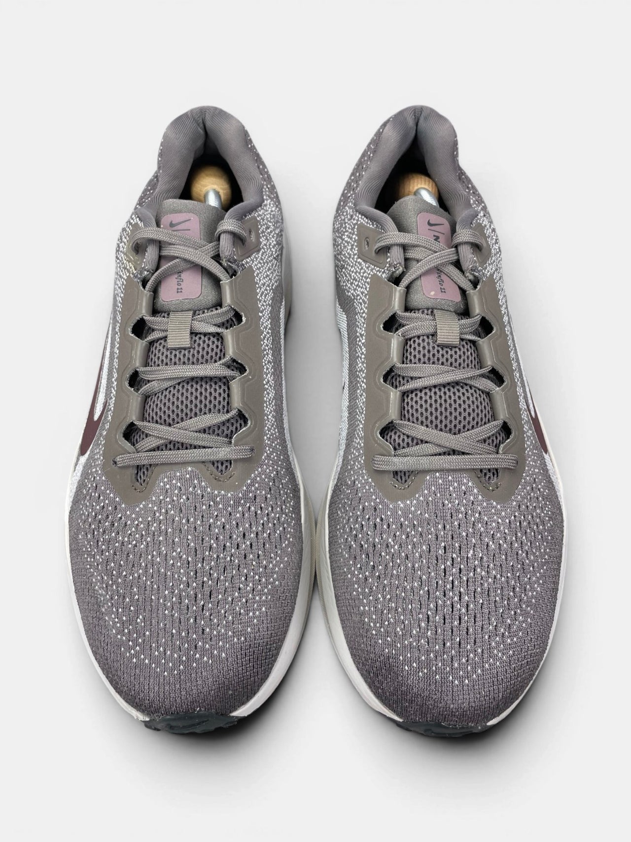 Nike Air Winflo 11 Cave Stone / Burgundy Crush — buty sportowe męskie w bardzo dobrym stanie rozmiar 47, widok z góry