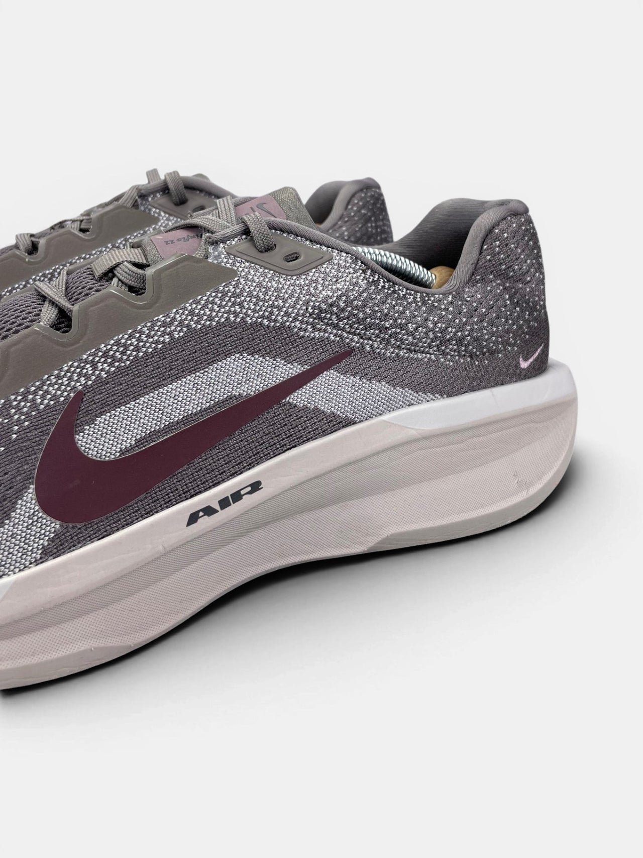 Nike Air Winflo 11 Cave Stone / Burgundy Crush — buty sportowe męskie w bardzo dobrym stanie rozmiar 47, opcjonalne zdjęcie 1