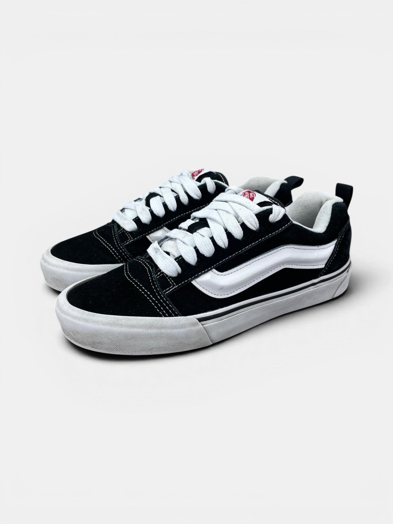 Vans Old Skool — buty sportowe męskie w bardzo dobrym stanie rozmiar 42, widok z boku