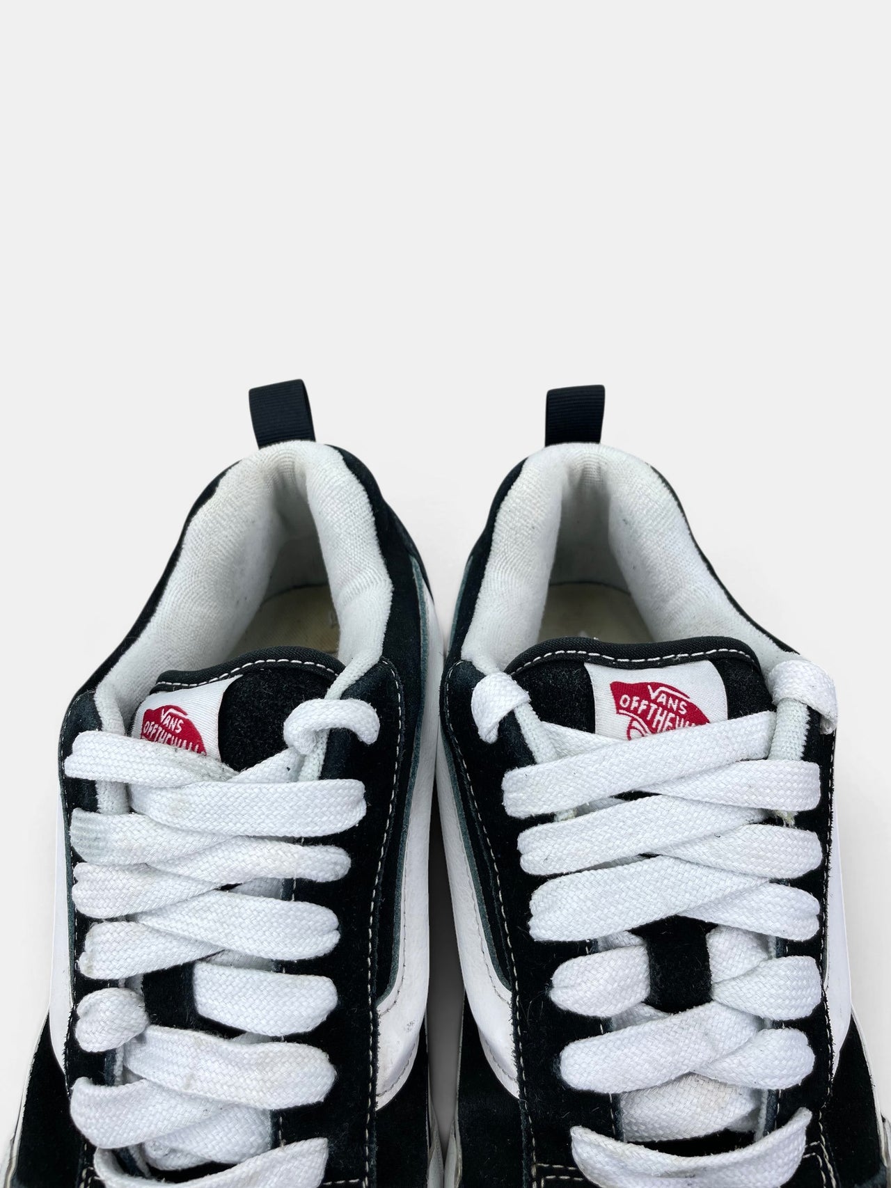 Vans Old Skool — buty sportowe męskie w bardzo dobrym stanie rozmiar 42, zapiętki butów