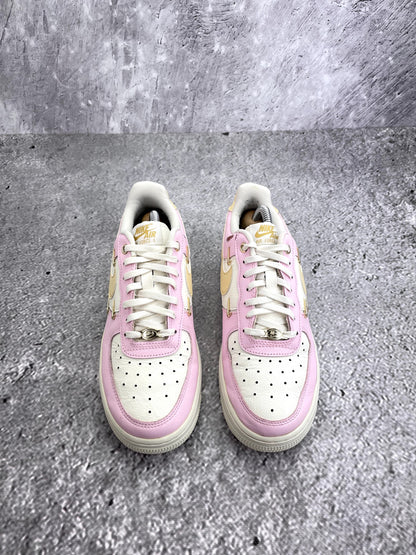 Nike Air Force 1 '07 LX Pink Foam - buty sportowe, widok z góry