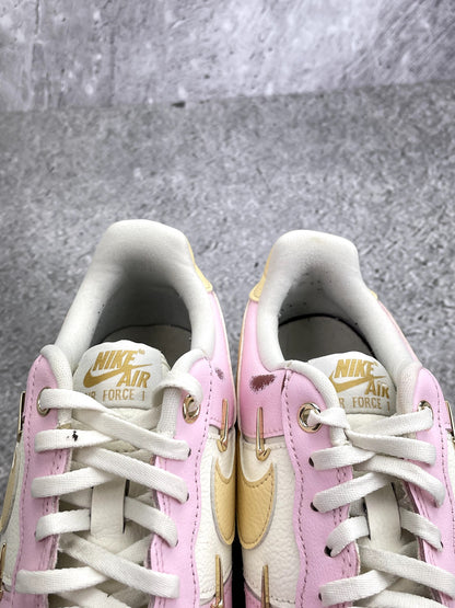 Nike Air Force 1 '07 LX Pink Foam - buty sportowe, zapiętki butów