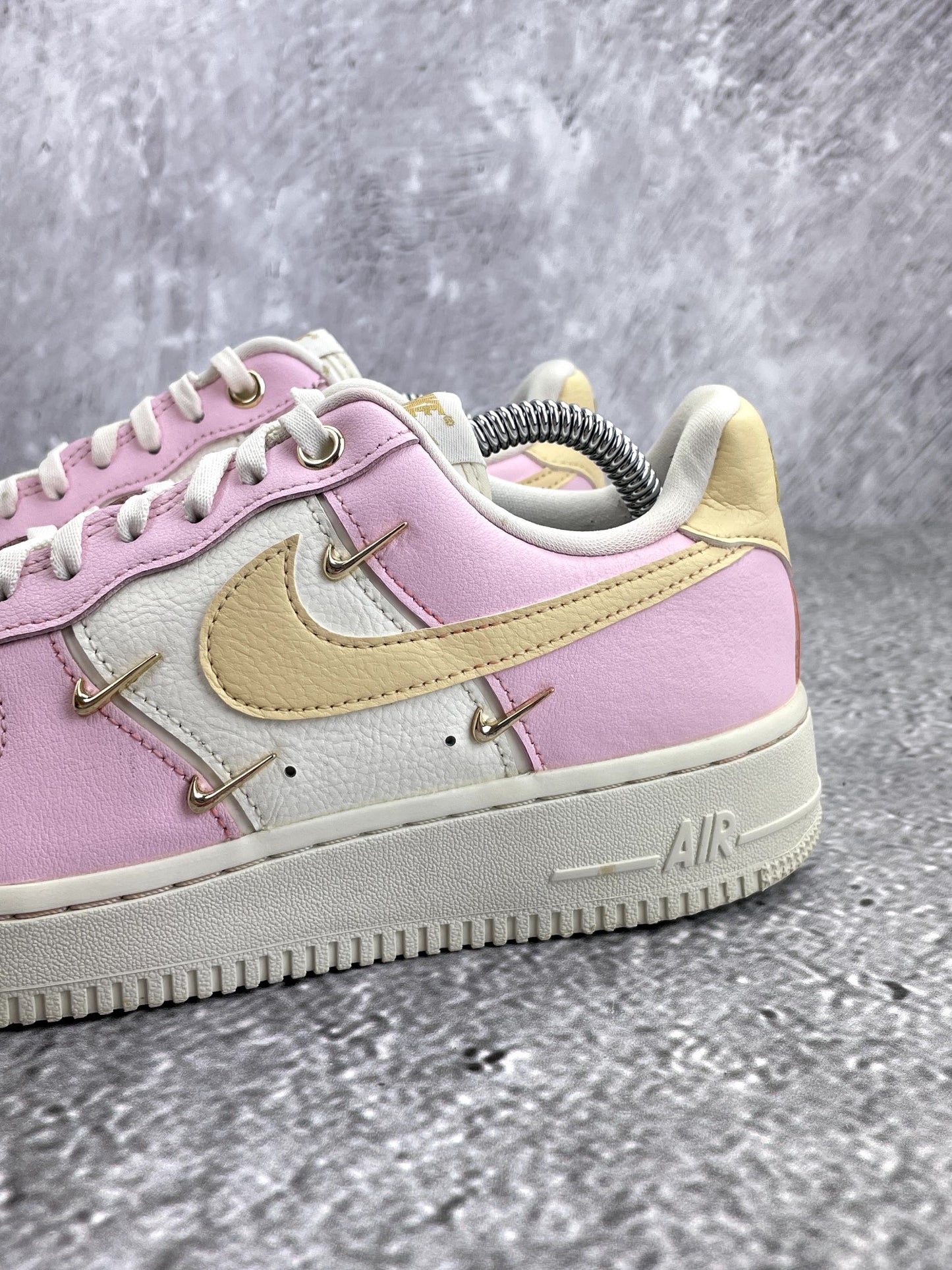 Nike Air Force 1 '07 LX Pink Foam - buty sportowe, opcjonalne zdjęcie 1