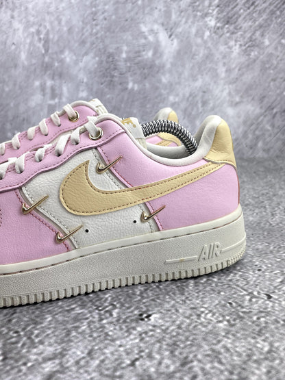 Nike Air Force 1 '07 LX Pink Foam - buty sportowe, opcjonalne zdjęcie 1