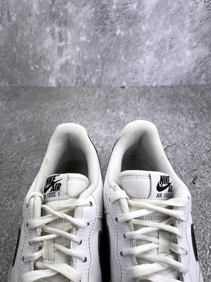 Nike Air Force 1 Low White/Black — buty sportowe męskie w bardzo dobrym stanie rozmiar 44.5, zapiętki butów
