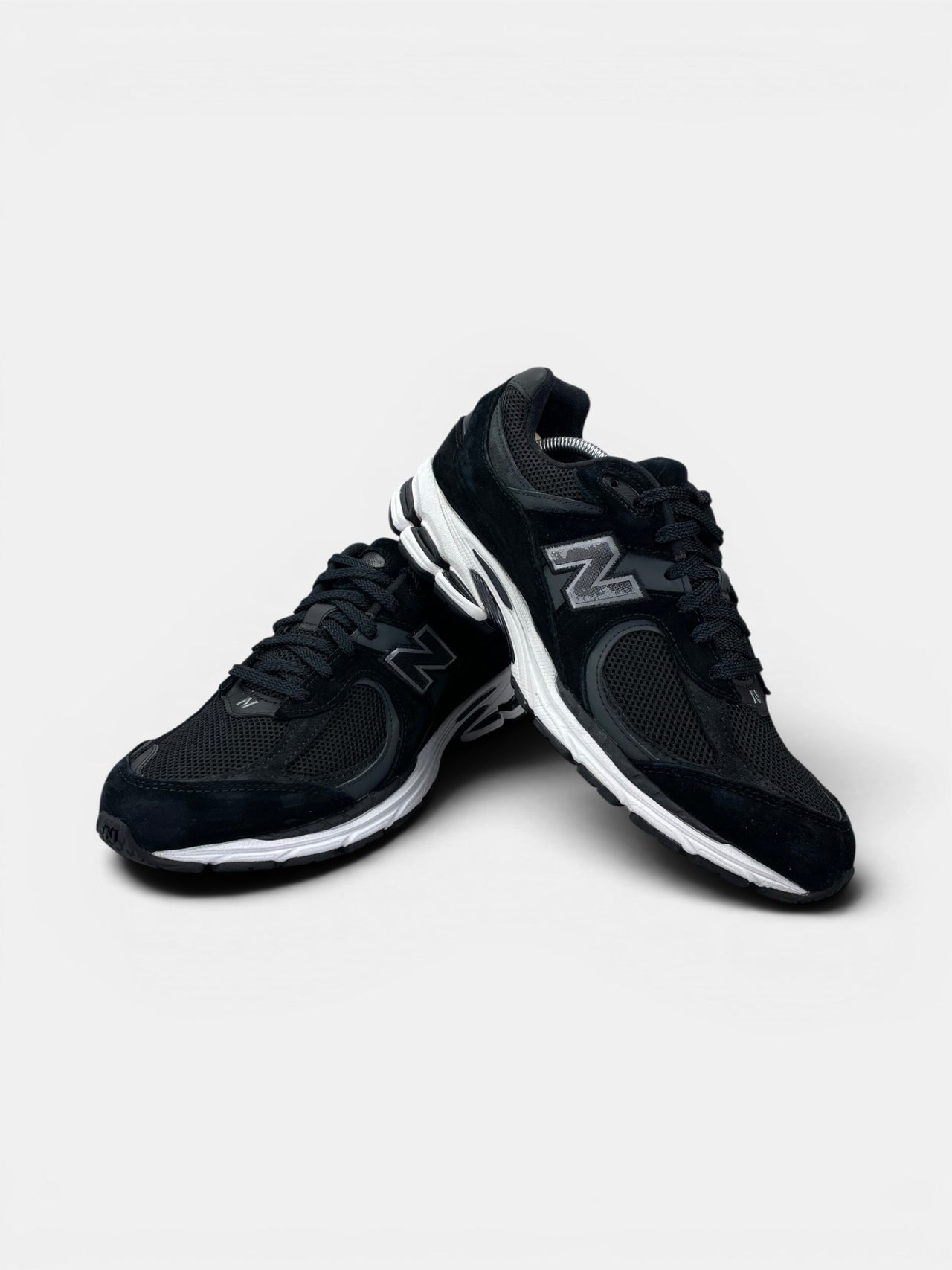 New Balance 2002R — buty sportowe męskie w bardzo dobrym stanie rozmiar 45, boczny profil