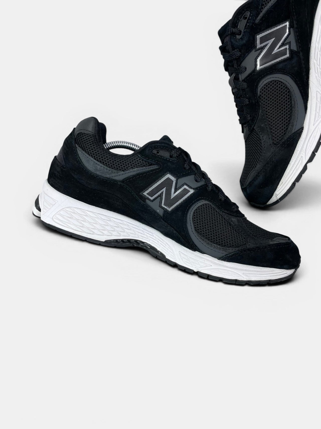 New Balance 2002R — buty sportowe męskie w bardzo dobrym stanie rozmiar 45, wewnętrzny panel lewego buta