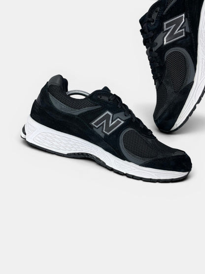 New Balance 2002R — buty sportowe męskie w bardzo dobrym stanie rozmiar 45, wewnętrzny panel lewego buta
