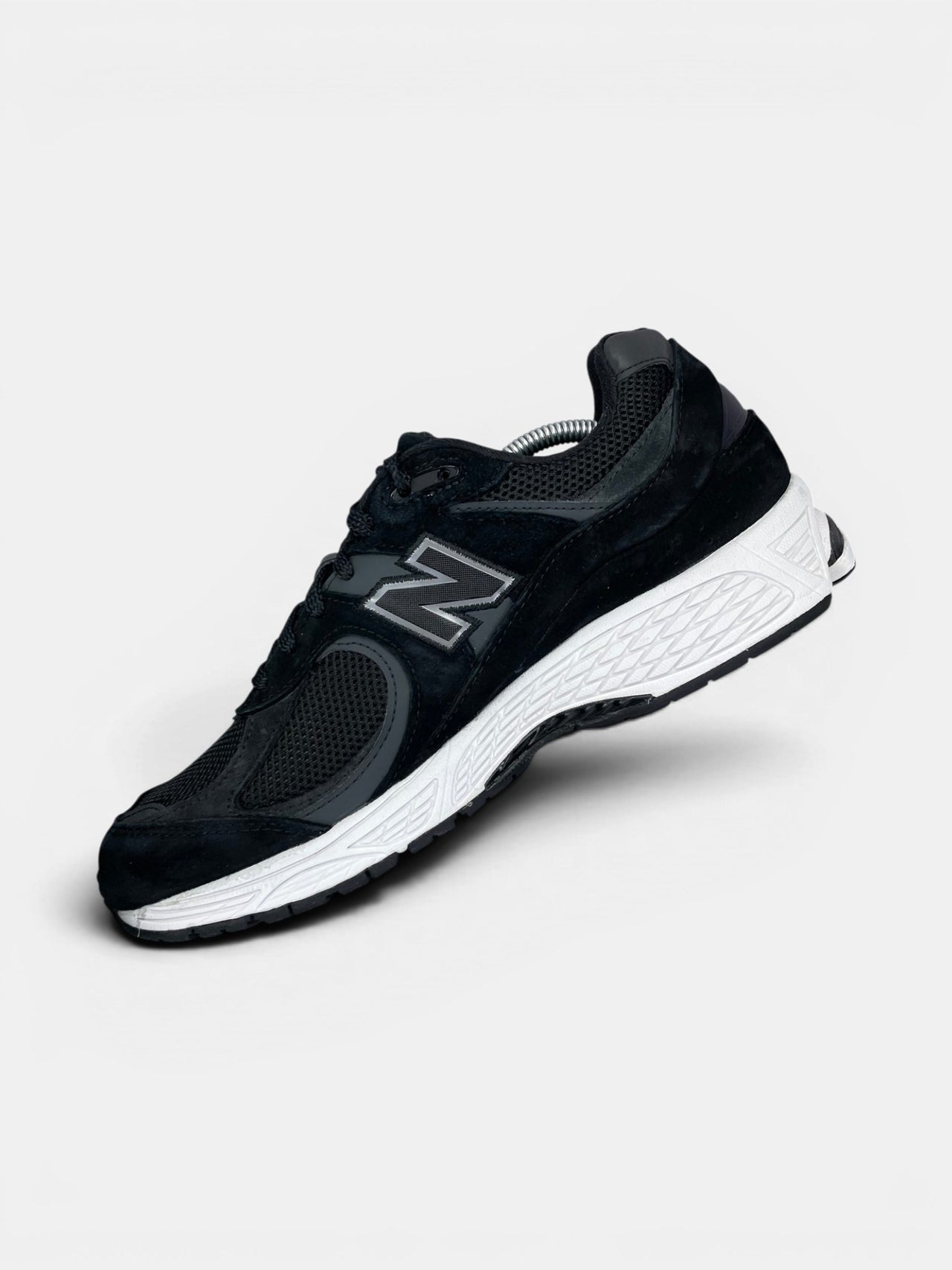 New Balance 2002R — buty sportowe męskie w bardzo dobrym stanie rozmiar 45, wewnętrzny panel prawego buta