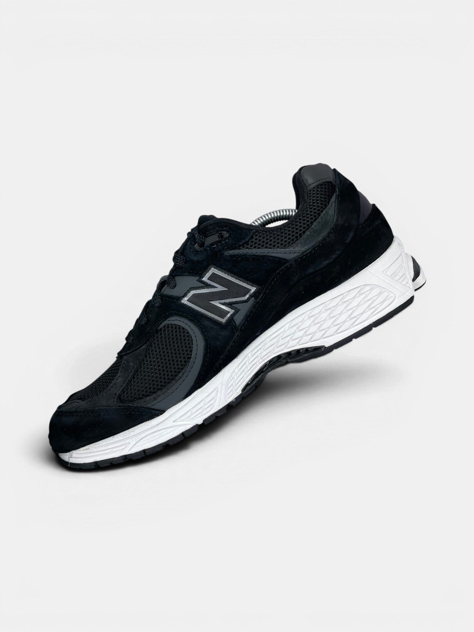 New Balance 2002R — buty sportowe męskie w bardzo dobrym stanie rozmiar 45, wewnętrzny panel prawego buta