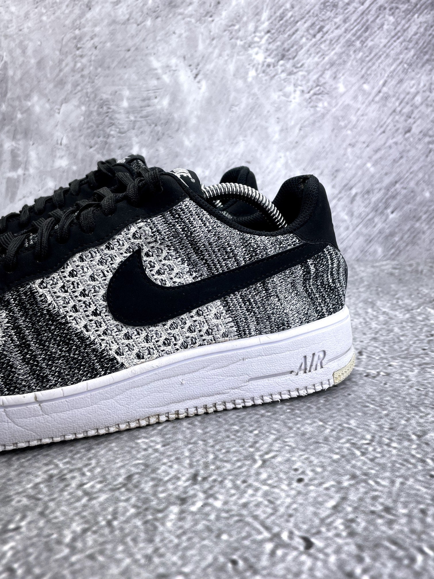 Nike Air Force 1 Flyknit 2.0 Oreo — buty sportowe męskie w bardzo dobrym stanie rozmiar 44, opcjonalne zdjęcie 1