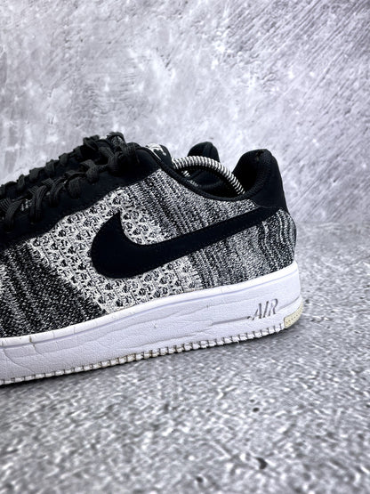 Nike Air Force 1 Flyknit 2.0 Oreo — buty sportowe męskie w bardzo dobrym stanie rozmiar 44, opcjonalne zdjęcie 1