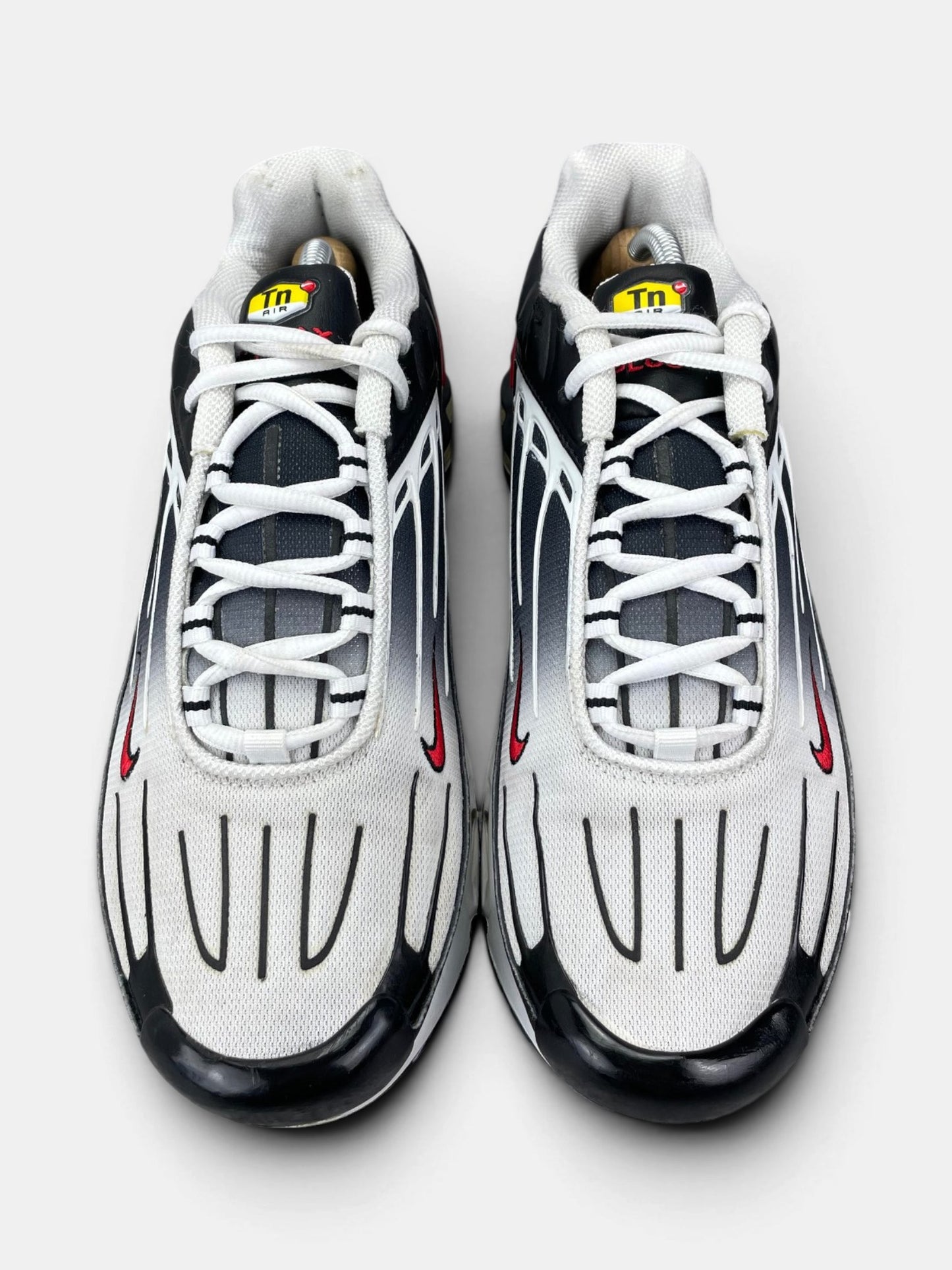 Nike Air Max Plus 3 Black Red — buty sportowe męskie w bardzo dobrym stanie rozmiar 44, widok z góry