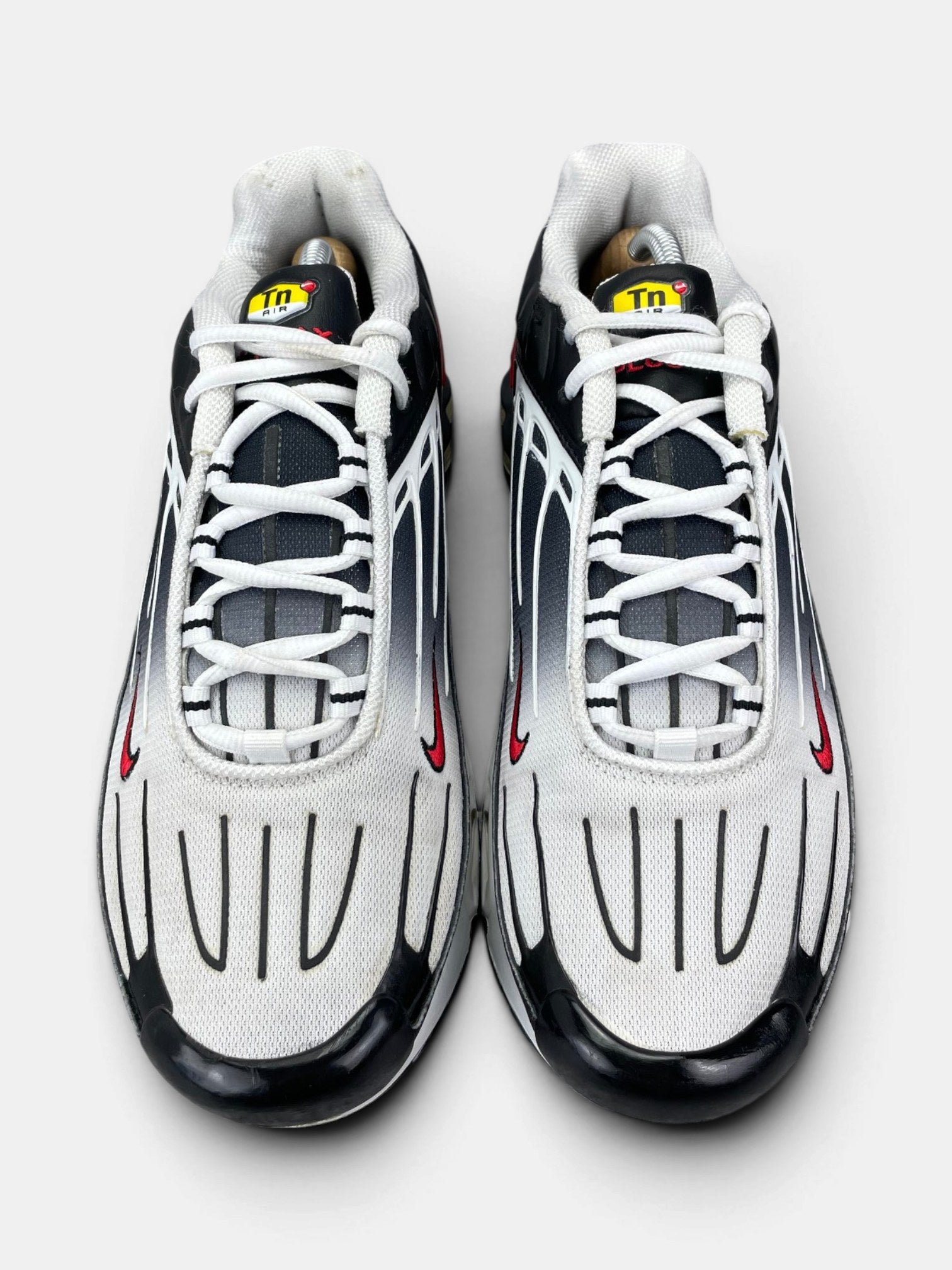 Nike Air Max Plus 3 Black Red — buty sportowe męskie w bardzo dobrym stanie rozmiar 44, widok z góry
