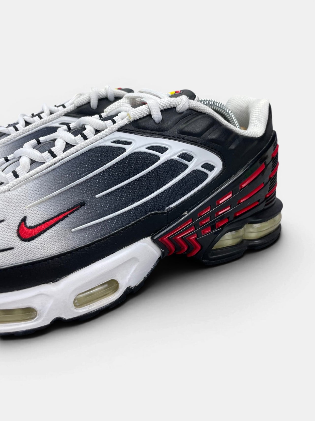Nike Air Max Plus 3 Black Red — buty sportowe męskie w bardzo dobrym stanie rozmiar 44, opcjonalne zdjęcie 1