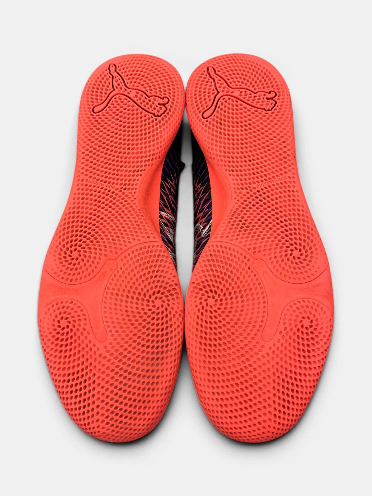 Puma Future 8 Play It Unlimited Pack — buty sportowe męskie w bardzo dobrym stanie rozmiar 43, widok z góry na wewnętrzną stronę butów