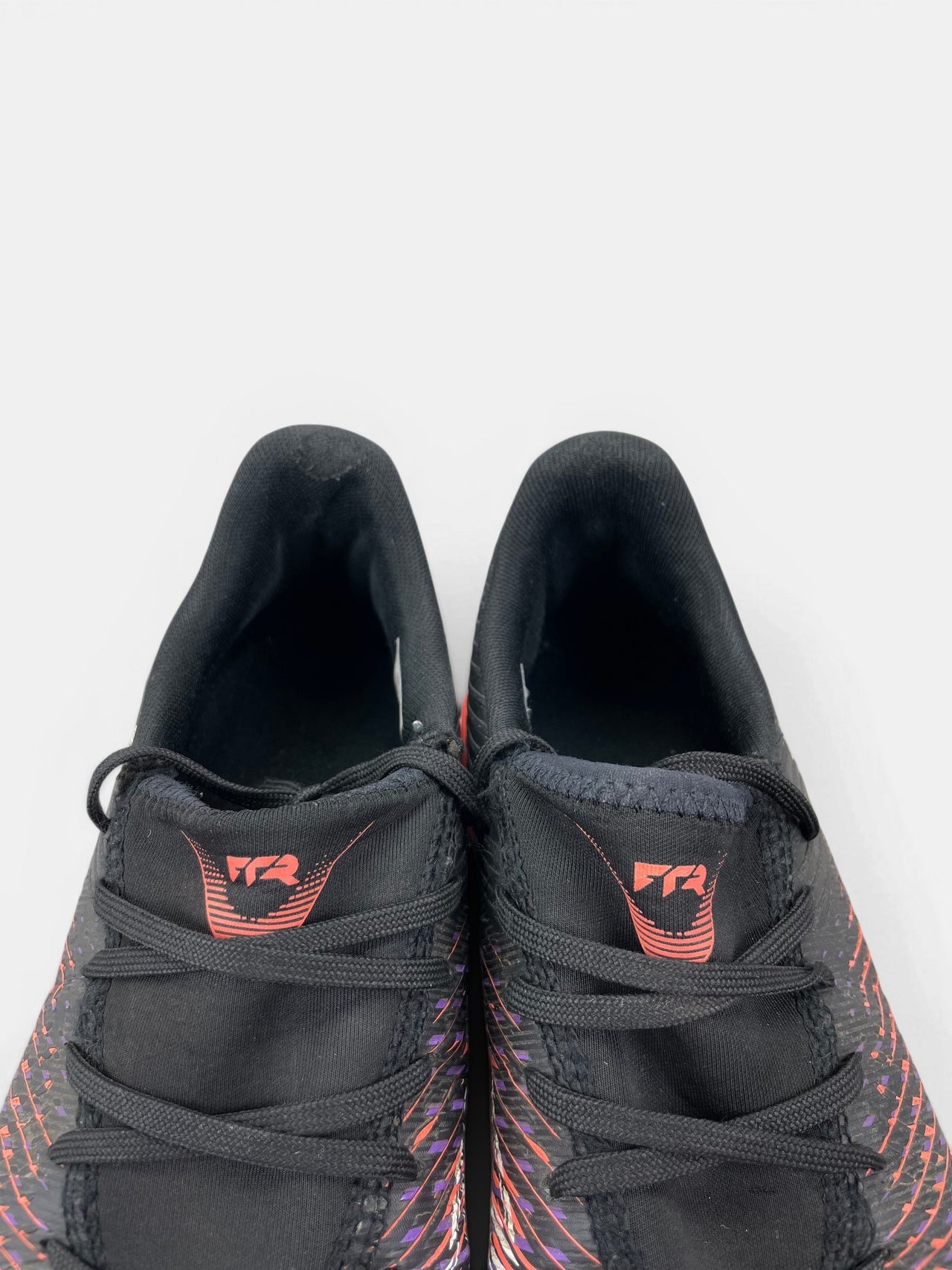 Puma Future 8 Play It Unlimited Pack — buty sportowe męskie w bardzo dobrym stanie rozmiar 43, wewnętrzny panel lewego buta