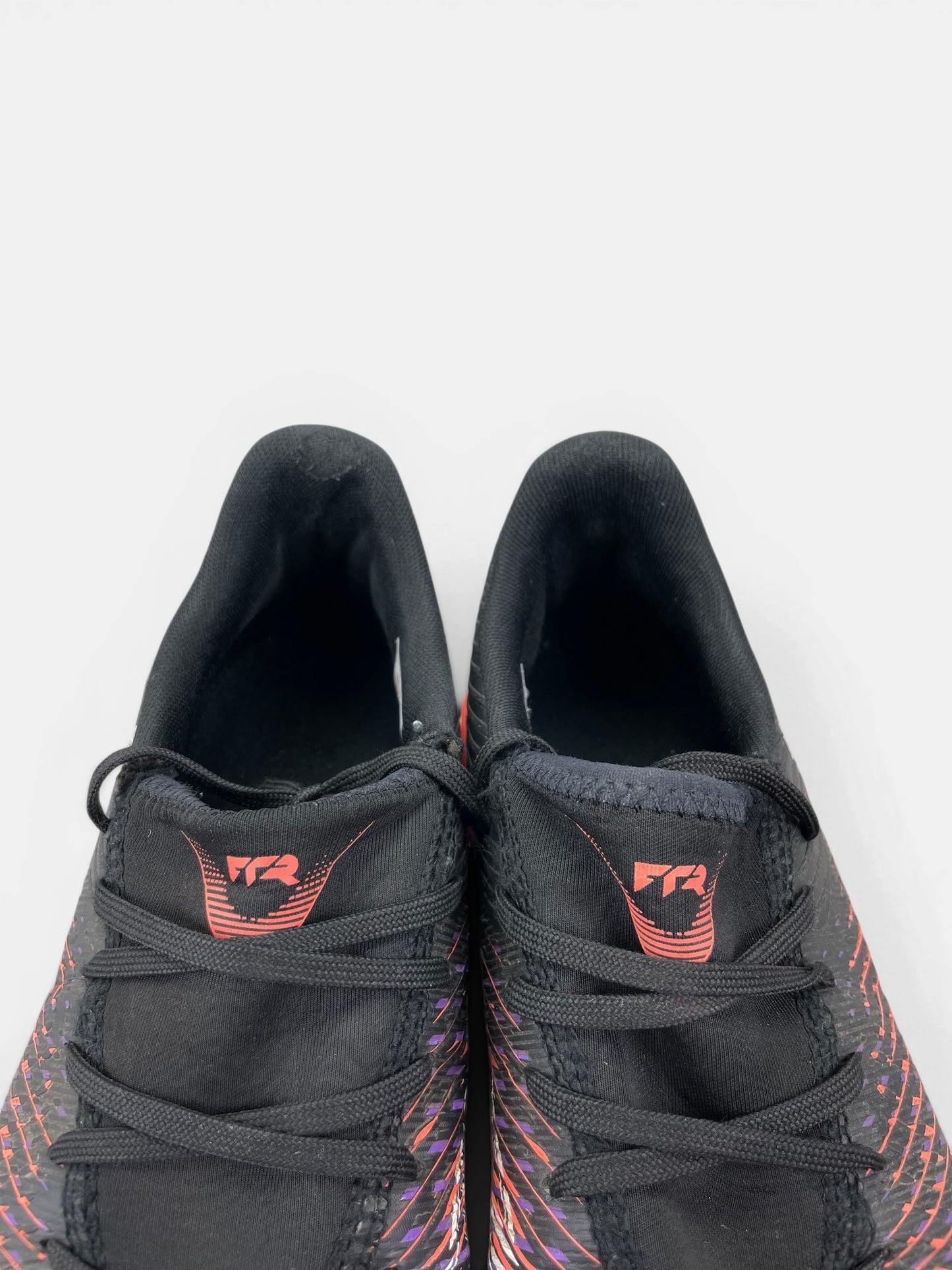 Puma Future 8 Play It Unlimited Pack — buty sportowe męskie w bardzo dobrym stanie rozmiar 43, wewnętrzny panel lewego buta