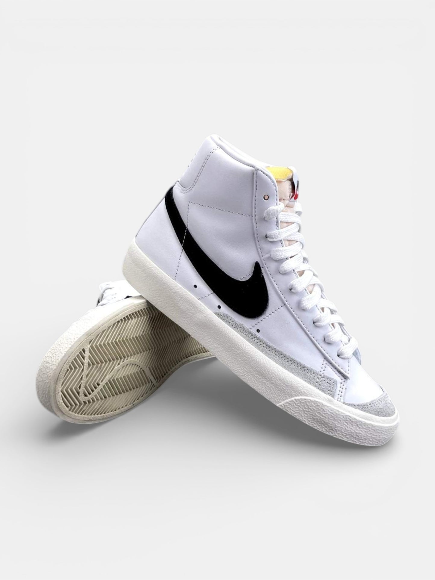 Nike Blazer Mid '77 White Black - buty sportowe, boczny profil